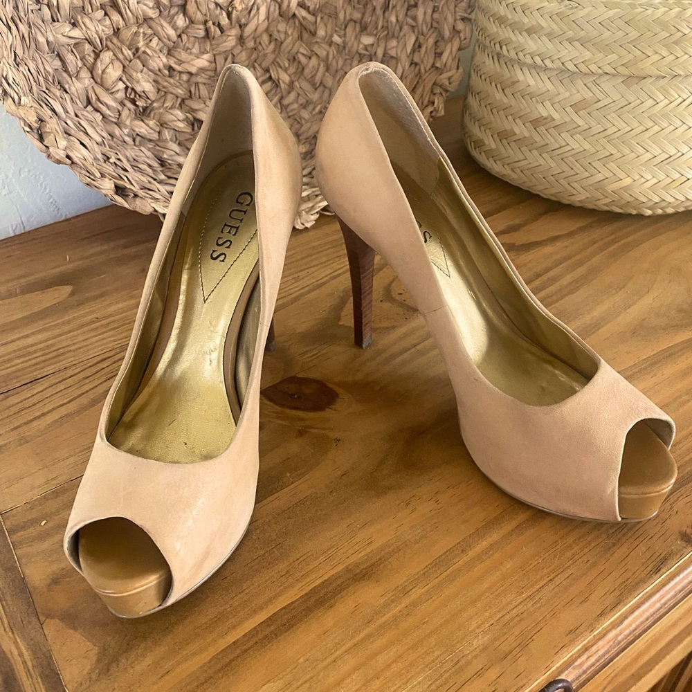 *** Guess- Platform Peep-Toe Stiletto~ Suede Leather- Nude